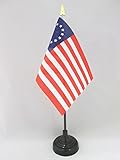 AZ FLAGBetsy Ross US Table Flag 4'' x 6'' - United States of America Mini Desk Flag 100% Polyester 15 x 10 cm - Office Banner with 10'' Pole - Golden Spear