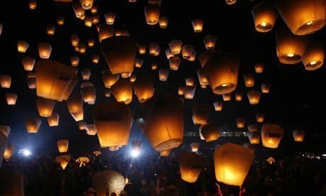 10 Pack of Natural White Wire-free Traditional ECO Sky Lanterns (Great for Christmas, New Years Eve, Weddings, Parties, Chinese New Year)D