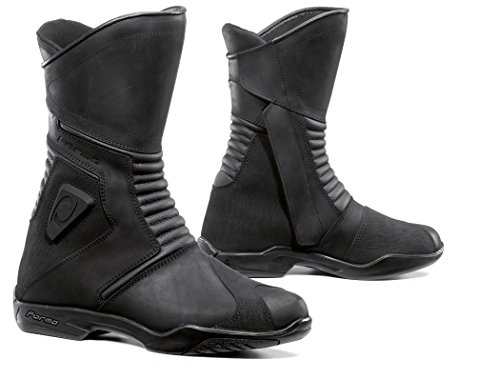 forma voyage boots