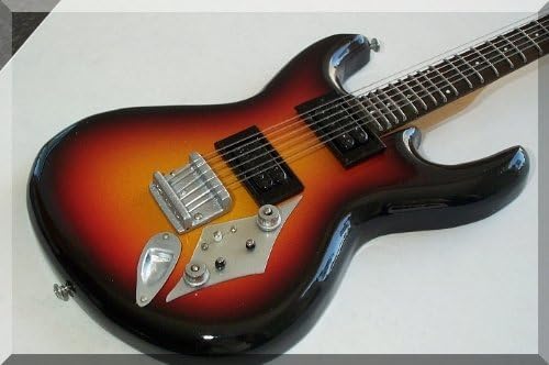 NOKIE Miniature Mini Guitar Ventures HitchHiker Mosrite