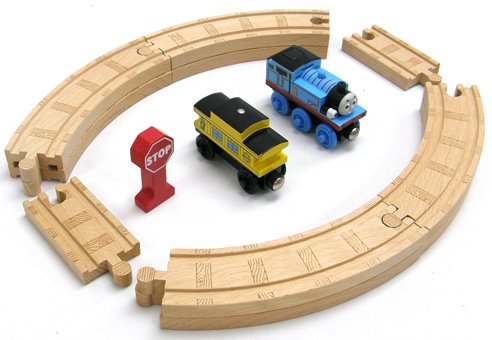 Thomas & Friends Wooden Railway Starter Set with Talking Thomas (Oval Layout)