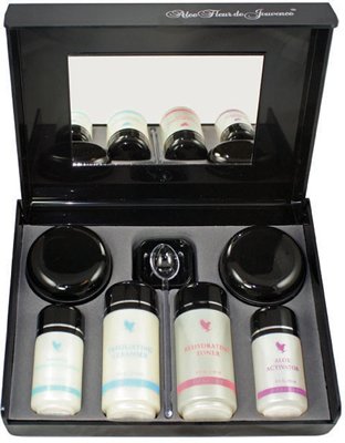 Aloe Fleur de Jouvence ('Flower of Youth’)-Restorative beauty collection.