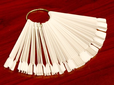 Beauticom Nail Art Tip Display Sticks 50pcs *Natural White Sticks* (With Metal Ring Holder)