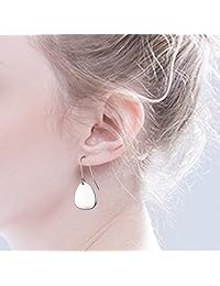 Renaissance Jewelry - Pendientes colgantes de plata de ley con acabado espejado y diseño minimalista de mariposa para orejas sensibles