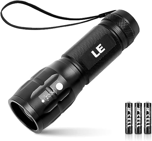 Lighting EVER Linterna LED de Alta Luminosidad con Zoom Ajustable, IPX4 Resistente al Agua, Compacta y Portátil – para Camping, Senderismo, Emergencias, Incluye Baterías AAA