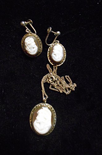 image for EMENOW CAMEO & Earring Set Wearing Church Veil, Mantilla Veil Vintage 