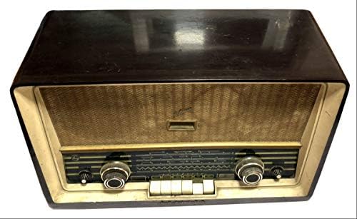 Antiques World Up for Sale is Vintage Old Radio To Valves Or Lamps In Wood, Brand Antique Vintage Collectible Rare Bi Ampli Philips Radio Model AWUSAOA 030
