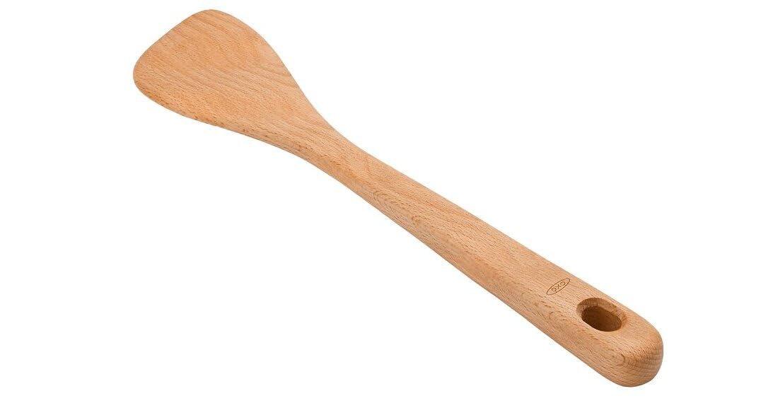 OXO Good Grips Wooden Sauté Paddle - Sturdy Beechwood Kitchen Tool for Stir Fry & Sautéing, Safe for Non-Stick Cookware, Comfortable Handle, Versatile Wooden Utensil