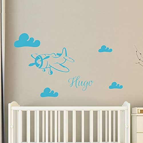 Stickers Prénom Personnalisé | Sticker Autocollant Avion dans les Nuages - Décoration Murale Chambre Enfant | 2 Planches de 35 x 25 cm et 40 x 25 cm – Bleu Ciel