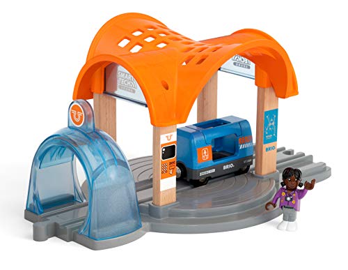 BRIO World 33973 Smart Tech Sound Bahnhof mit Action Tunnel Zubehör Holzeisenbahn Interaktives Spielzeug empfohlen ab 3 Jahren – Bild 2
