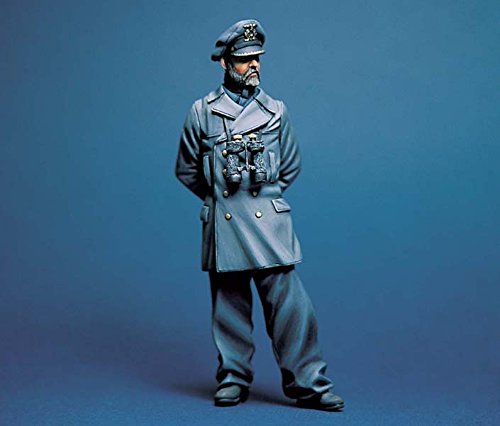 XINGCHANG 1/16 Resin Figure Model Kits World war II German submarine commander Unassembled unpainted