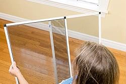 Fenestrelle Expandable Window Screen - Horizontal