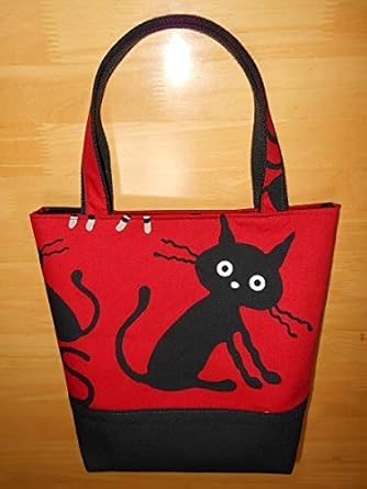 Amazon Co Jp 手作り トートバッグ ハンドメイド 赤地 可愛い ねこ