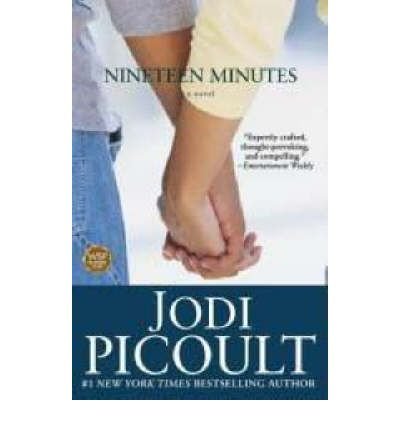 Nineteen Minutes (08) by Picoult, Jodi [Paperback (2008)]