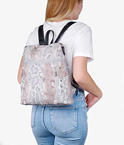 41FI1CrnhML BOSANOVA Mochila confeccionada en Canvas Efecto Serpiente con Dos Bolsillos Frontales y Dos Laterales. Asa de Mano, asa… BOSANOVA Mochila confeccionada en Canvas Efecto Serpiente con Dos Bolsillos Frontales y Dos Laterales. Asa de Mano, asa… - Imagen 3