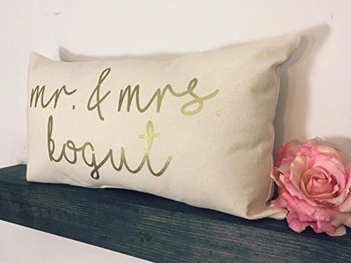 Mr and Mrs Pillow, Wedding Gift, Last Name Pillow, Couples Gift, Wedding Pillows, Sofa Pillows, Bedding Pillows, Sweetheart Table