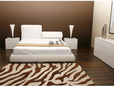 Casabianca Furniture Jessie Platform Bed Size: King, Finish: Brown Leather