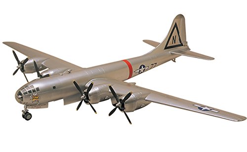 Doyusha 400968 USAAF B-29A Superfortress Enola Gay 1/72 Scale Plastic Kit