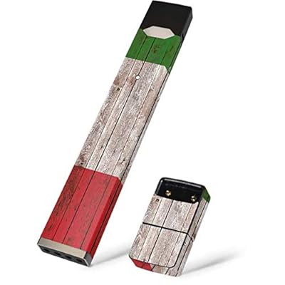 elfbar nachfüll pod läuft aus Italian Cigarette vending machine Stock Photo main image 0