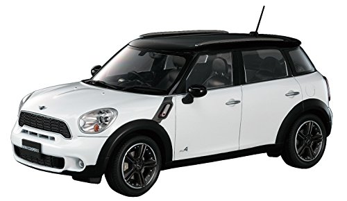 Hasegawa HMCD21 1:24 Scale BMW Mini Cooper Countryman Model Kit