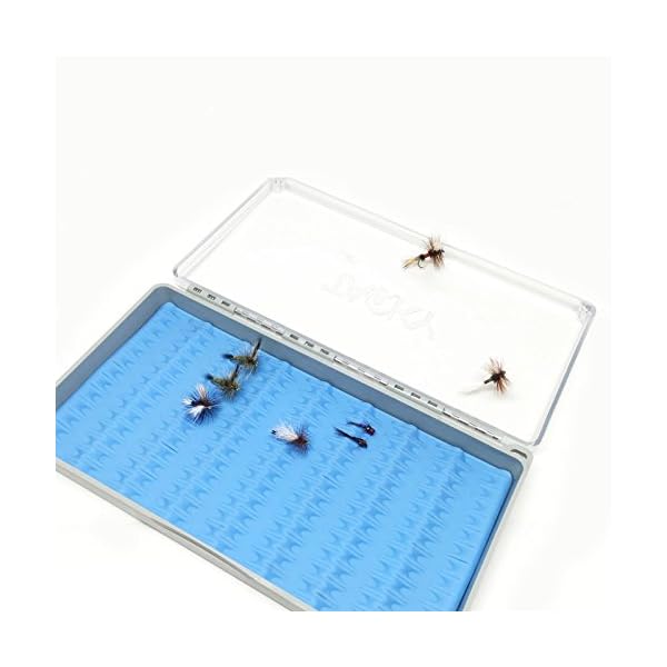 Tacky-Fishing-The-Dry-Fly-Box