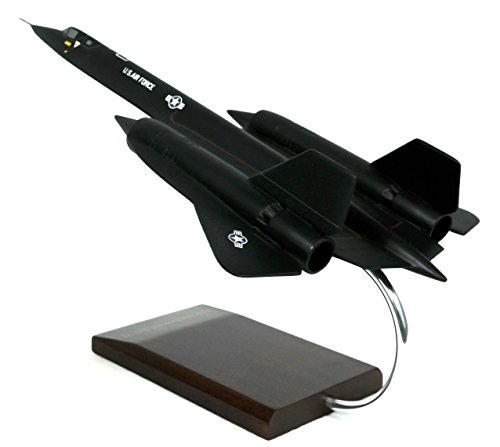 Mastercraft Collection Lockheed SR-71A Blackbird Mach 3+ USAF Air Force NASA Strategic Reconnaissance Aircraft Jet Supersonic Aircraft Model Scale: 1/72 - Thumbnail 2