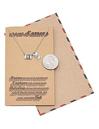 Quan Jewelry - Lindo collar con colgante de cámara en miniatura para mujer, regalo para los amantes de la fotografía, para mejores amigos, amantes de las selfies, viene con mensaje inspirador