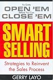 Paperback Smart Selling: Strategies to Reinvent the Sales Process Book