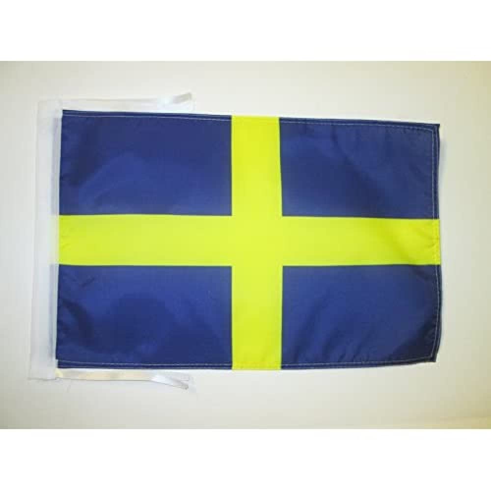 AZ FLAG - Verona Flag - 18'' x 12'' - 100% Polyester Verona in Veneto Small Banner with Two Cords - Fade Resistant - Vivid Colors - 18x12 in - 45x30 Cm — image 1