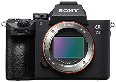 Alpha 7 III cámara mirrorless (full-frame) de 24.2MP, 10 fps, estabilización de 5 ejes y autoenfoque rápido, ideal para fotografía profesional y grabación de vídeo en 4K, Negro