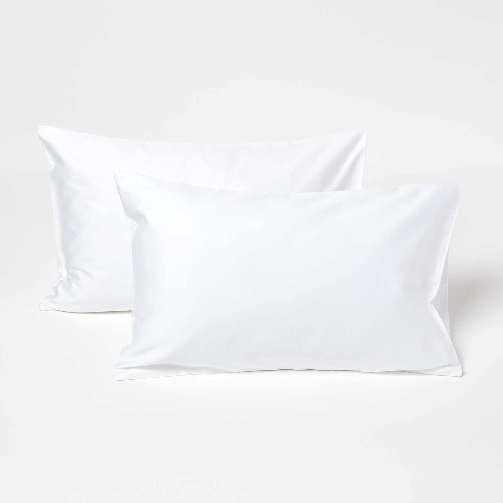 HOMESCAPES White Kid’s Pillowcases 60 x 40 cm 2 Pack 100% Organic Cotton sateen Soft Hypoallergenic Children’s Pillow Cases with Envelope Close Breathable Easy Care 400 TC 600 Thread Count Equiv
