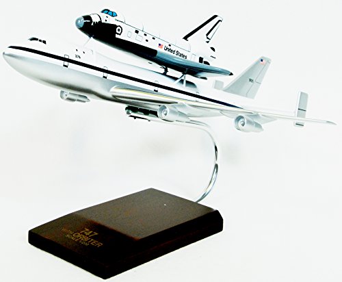 Mastercraft Collection, LLC Mastercraft Collection Boeing NASA Orbiter B747 with Shuttle Model Scale:1/200