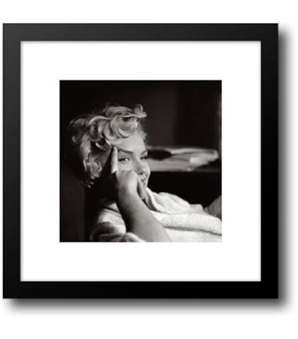 Amazon.com: ArtDirect Marilyn Monroe - Chanel No. 5 24x24 Framed