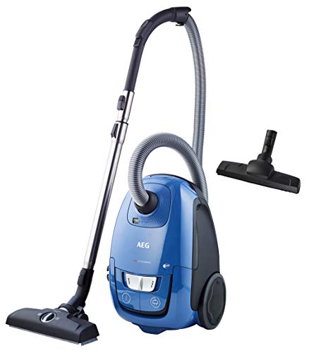 AEG VX8-2-6SB Staubsauger mit Beutel (Inkl. Zusatzdüsen, 600 W, nur 64 dB(A), 12 m Aktionsradius, 3,5 l Staubbeutelvolumen, effiziente Energieausnutzung, Ergo-Handgriff, Hygiene Plus Filter, blau)