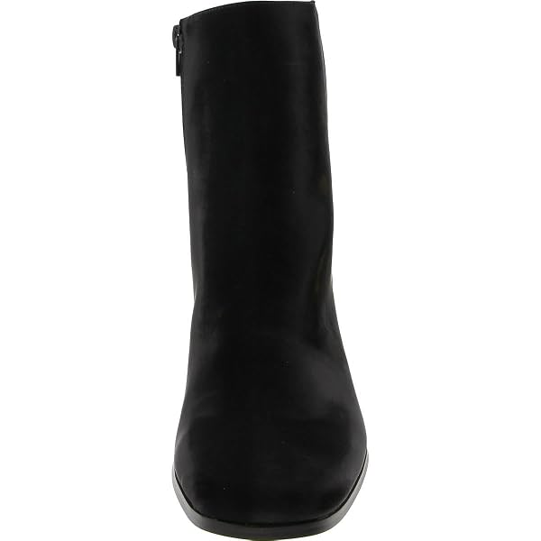 BCBGENERATION WOMEN’S SANDRA ANKLE BOOT, 10