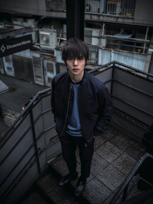 窪田正孝 17 ポスタータイプ カレンダー 写真家 齋藤陽道 東京喰種 ラストコップ 僕たちがやりましたの買取価格 相場 高価買取なら買取一括比較のウリドキ