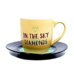 Lyrical Mug – Ensemble-cadeau de Tasse et Soucoupe Céramique avec paroles de chanson « Diamants » – John Lennon & Paul McCartney – Autorisé par SONY / ATV – thumbs up! – 1001703 - Les Beatles, Paul McCartney, John Lennon, RIngo Starr, George Harrison