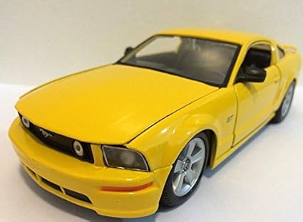 Amazoncom Maisto 2006 Ford Mustang Gt Escala 1 24 8 Amazoncom Maisto 2006 Ford Mustang Gt Escala 1 24 8
