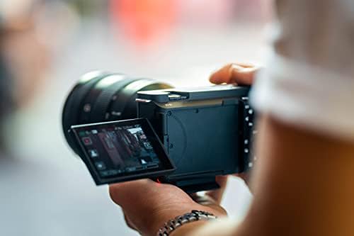 ZV-E1 di Sony | Vlog camera full-frame con obiettivo intercambiabile (compatta e leggera, 4K 60p, 12,2 megapixel, sistema di stabilizzazione digitale a 5 assi, batteria ad alta capacità)