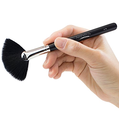 Aesthetica deluxe fan makeup brush / highlighter brush vegano y
