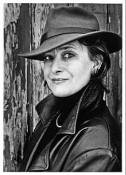 Minette walters the last hours image