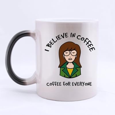 Amazon Com Dibujos Animados Mujer Creo En El Cafe Cafe Para Todo El Mundo Heat Cambia De Color Taza Morphing Taza De Cafe Ceramica 11 Oz Individual Sides Diseno Home Kitchen