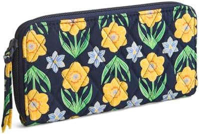 Amazon.com: Vera Bradley Women's Pineapple Toucan Party Turnlock