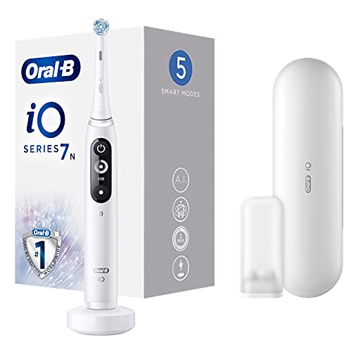 Oral-B iO - 7n - Spazzolino Elettrico Ricaricabile Bianco Con Tecnologia Magnetica Rivoluzionaria, Display In Bianco E Nero, 1 Testina, 1 Custodia Da Viaggio Premium