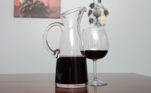 Lily's Home Glass Water and Wine Carafe, Ideal as a Cold Beverage or Juice Decanter with Large, Comfortable Handle and Spout Designed to Prevent Drips (10 1/2" Tall x 4" Wide Base)