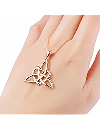 Collar y anillo de plata de ley chapados en oro rosa con nudo celta irlandés y forma de corazón