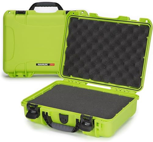 NANUK 910 – Wasserdichter Schutzkoffer aus NK-7-Kunststoff mit individuell anpassbarem Schaumstoff-Einsatz (36,3 x 28,2 x 11,9 cm) (Limettengrün)