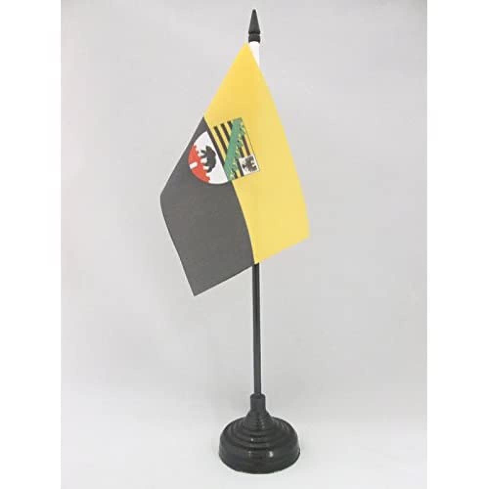 AZ FLAG - Saxony -Anhalt Table Flag 4'' x 6'' - German region of Saxony -Anhalt Office Mini Banner 100% Polyester 15 x 10 cm - Mini Desk Flag with 10'' Pole and Black Plastic Base