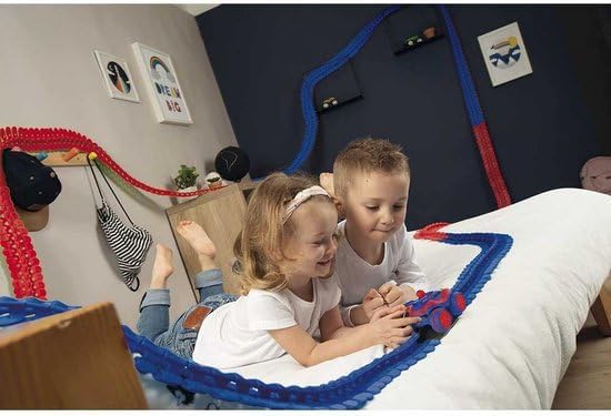 - Flextreme Spidey, carris flexíveis de carro Spidey, inclui carro com luzes, 184 secções, até 4,4 m de pista (7600180918)