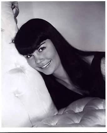 WENDE WAGNER 8X10 PHOTO #G9830 at Amazon's Entertainment Collectibles Store